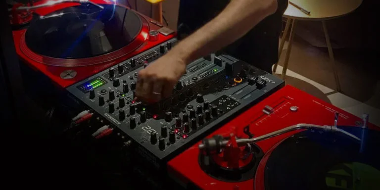 DJ Course 3 Direct Drive Turntables