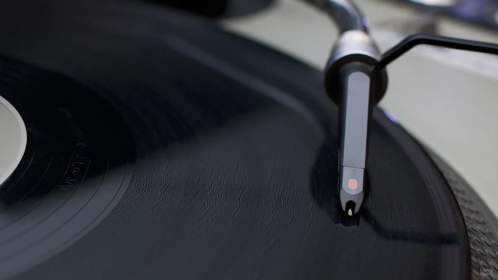 Changing a Record Player Needle